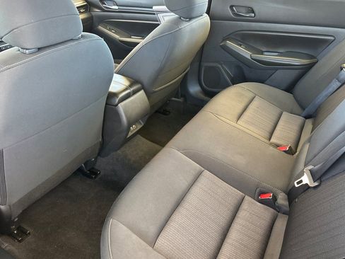 Used 2025 Nissan Altima 2.5 SV FWD image 12