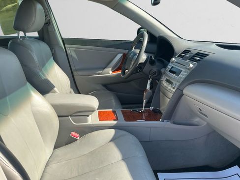 Used 2010 Toyota Camry XLE FWD image 15