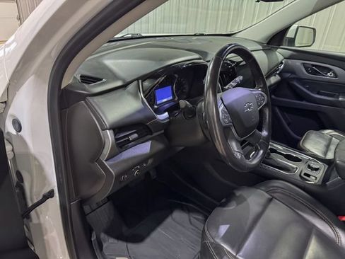 Used 2021 Chevrolet Traverse RS AWD/4WD image 13