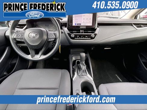 Used 2025 Toyota Corolla LE image 14