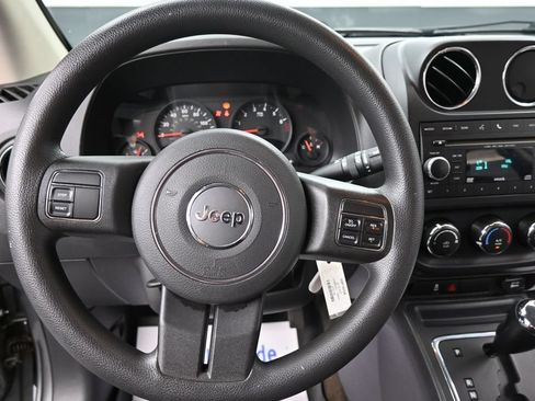 Used 2013 Jeep Compass Sport AWD/4WD image 28