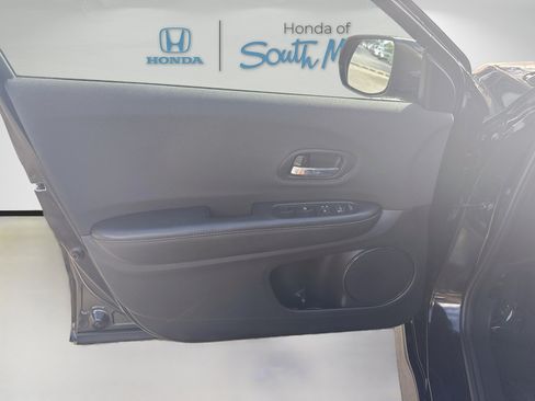 Used 2021 Honda HR-V Sport image 16