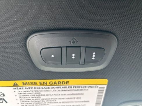 New 2027 Chrysler Pacifica Select AWD/4WD image 18