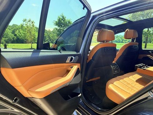 Used 2019 BMW X5 xDrive50i w/ M Sport Package AWD/4WD image 34