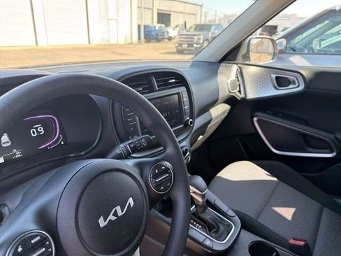 Used 2024 Kia Soul LX w/ Option Group 015 FWD image 27