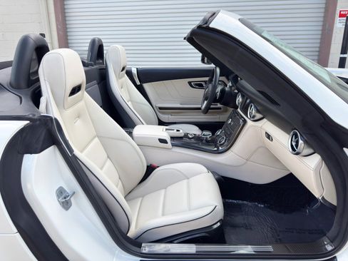 Used 2012 Mercedes-Benz SLS AMG Roadster image 17