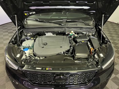 Used 2026 Volvo XC40 B5 Ultra w/ Protection Package Premier image 32