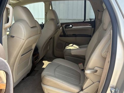 Used 2009 Buick Enclave CXL w/ Driver Confidence Package AWD/4WD image 9