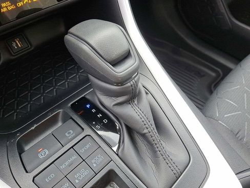 New 2025 Toyota RAV4 XLE image 21