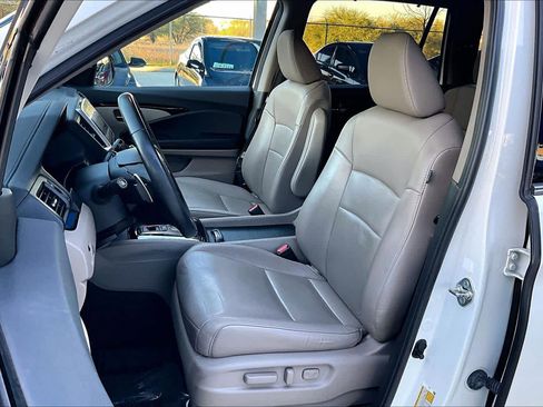 Used 2018 Honda Pilot Touring image 7