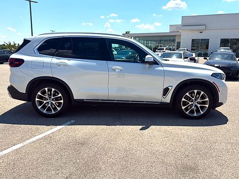 Used 2024 BMW X5 xDrive40i w/ Premium Package AWD/4WD image 5
