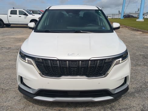 Used 2023 Kia Carnival EX FWD image 7