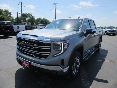 Certified 2024 GMC Sierra 1500 SLT w/ SLT Premium Plus Package AWD/4WD image 11
