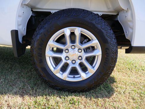 New 2025 Chevrolet Silverado 1500 LT w/ Z71 Off-Road Package image 13