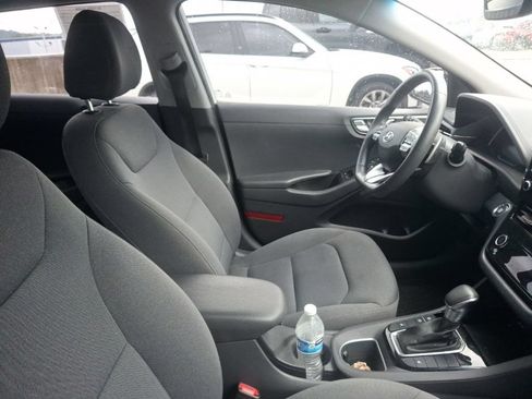 Used 2022 Hyundai Ioniq SEL FWD image 11