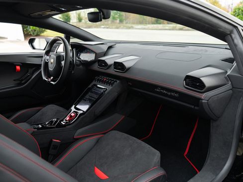Used 2023 Lamborghini Huracan Tecnica image 17