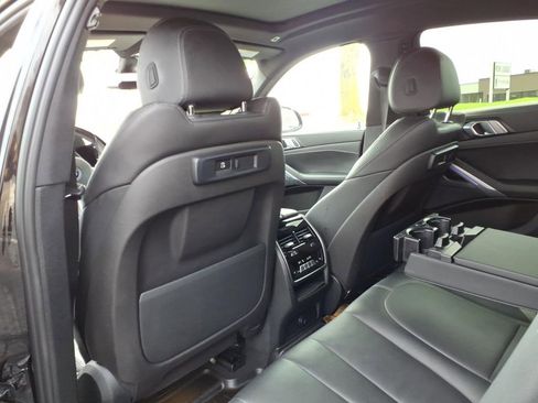 Used 2022 BMW X6 xDrive40i AWD/4WD image 26