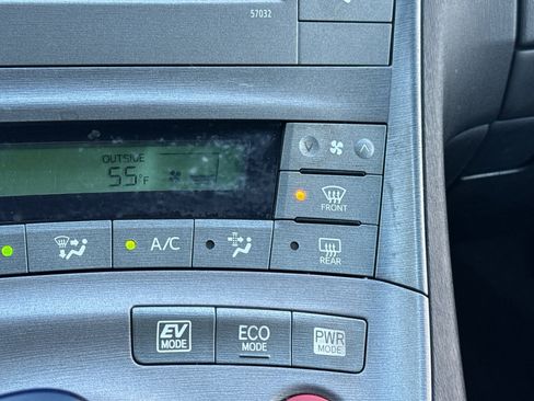 Used 2012 Toyota Prius Three image 30