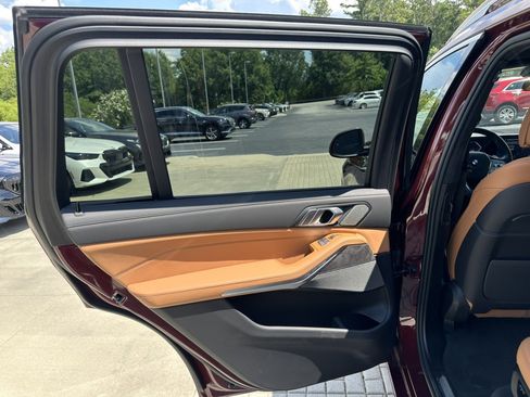 Used 2026 BMW X7 xDrive40i AWD/4WD image 36
