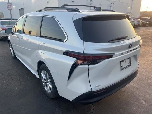 Certified 2024 Toyota Sienna XLE w/ XLE Plus Package image 3