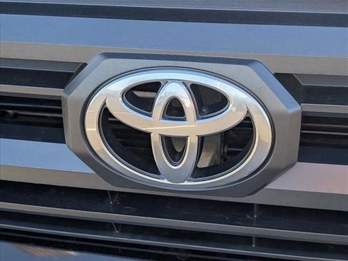 Certified 2025 Toyota Tacoma SR5 AWD/4WD image 28