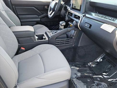 Certified 2025 Toyota Tacoma SR5 image 19