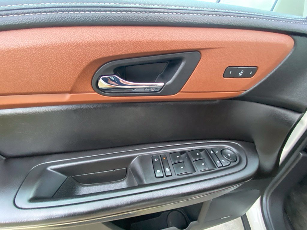 Used 2015 Chevrolet Traverse LTZ AWD/4WD image 12