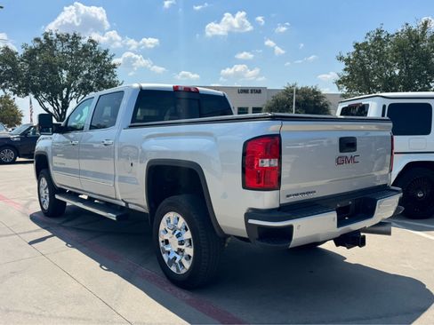 Used 2018 GMC Sierra 2500 Denali w/ Duramax Plus Package AWD/4WD image 2