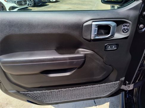 Used 2023 Jeep Gladiator Sport AWD/4WD image 14