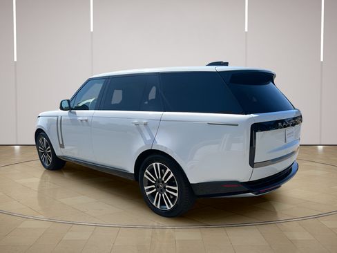 Used 2024 Land Rover Range Rover Long Wheelbase SE AWD/4WD image 3