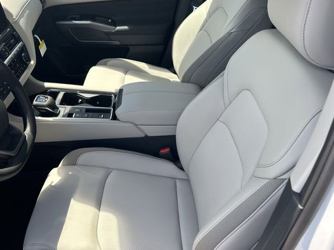 New 2026 Nissan Pathfinder SL FWD image 17
