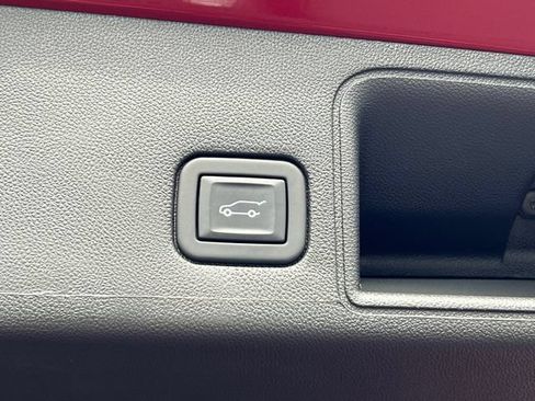 Used 2024 GMC Terrain SLT w/ Elevation Edition AWD/4WD image 40