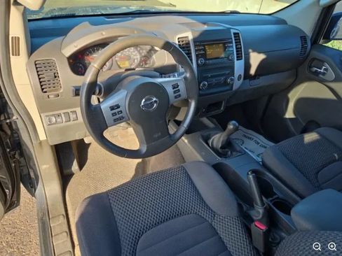 Used 2013 Nissan Frontier SV RWD image 3