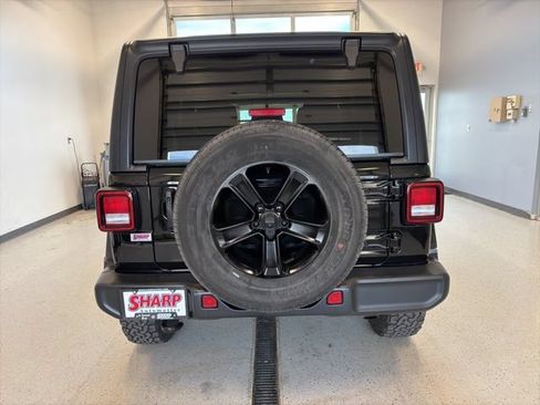 Used 2021 Jeep Wrangler Unlimited Sahara w/ Uconnect 4C Nav & Sound Group AWD/4WD image 8