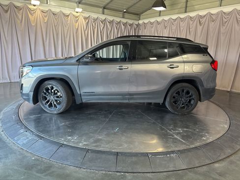 Used 2020 GMC Terrain SLE w/ Elevation Edition FWD image 8