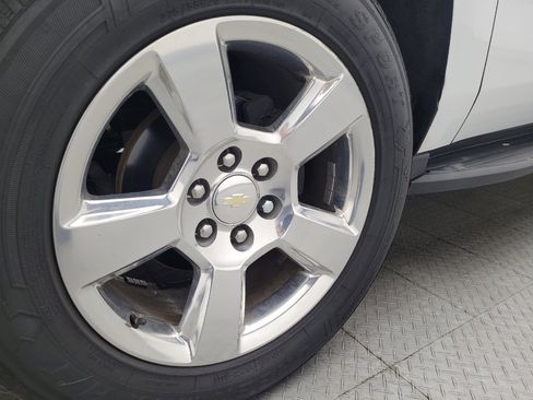 Used 2020 Chevrolet Suburban LT image 31