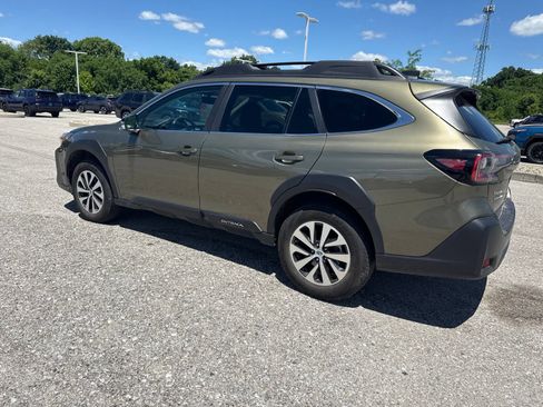 Certified 2024 Subaru Outback Premium w/ Popular Package #1A AWD/4WD image 16