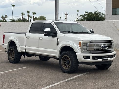 Used 2017 Ford F250 Platinum w/ Platinum Ultimate Package AWD/4WD image 2