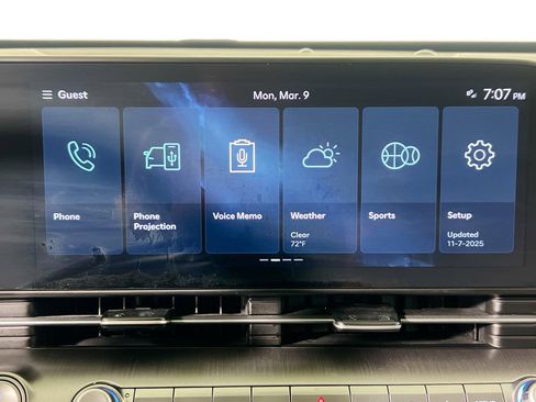 Used 2024 Hyundai Kona Limited image 28