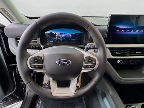 New 2026 Ford Explorer Active w/ Active Comfort Package image 8