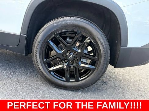 Used 2022 Chevrolet Traverse LT FWD image 10