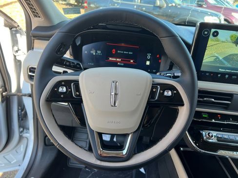 New 2026 Lincoln Corsair Premiere image 19