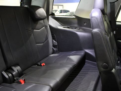 Used 2019 Cadillac Escalade Premium Luxury image 24