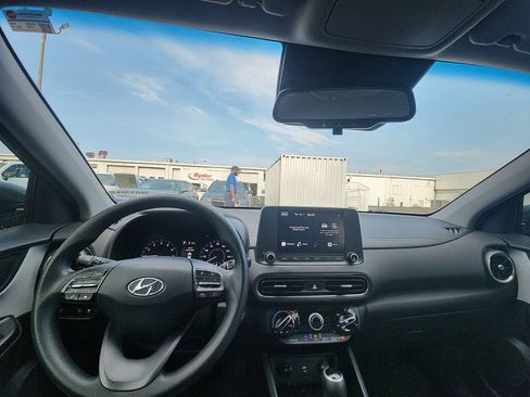 Used 2022 Hyundai Kona SEL AWD/4WD image 17