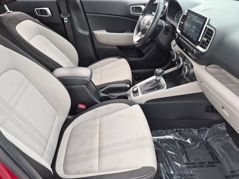 Used 2025 Hyundai Venue SEL FWD image 30