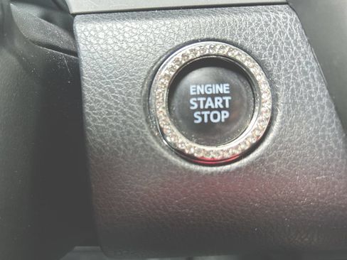 Used 2023 Toyota Camry SE w/ Convenience Package FWD image 18