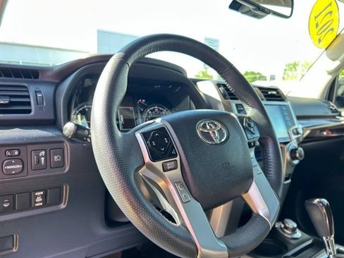 Used 2021 Toyota 4Runner Limited AWD/4WD image 32