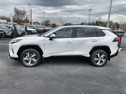 New 2025 Toyota RAV4 SE image 5