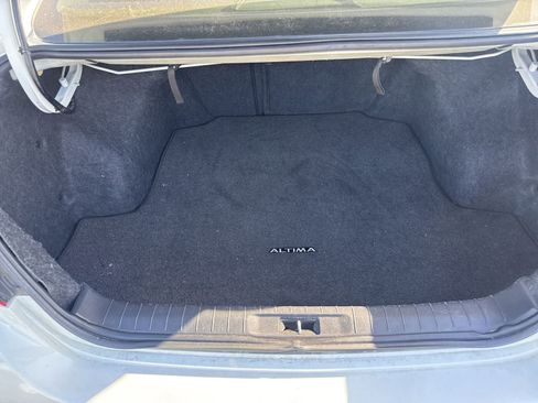 Used 2018 Nissan Altima 2.5 SV FWD image 16