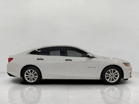Used 2016 Chevrolet Malibu LT FWD image 11